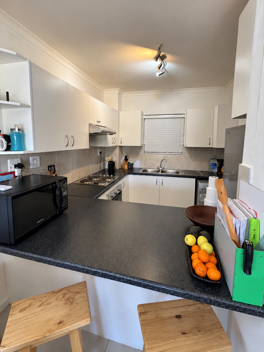 2 Bedroom Property for Sale in Silver Oaks Western Cape